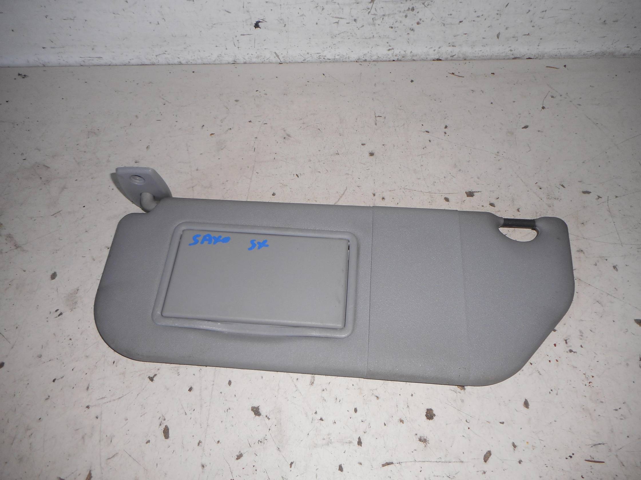 Aletta parasole parabrezza sx.